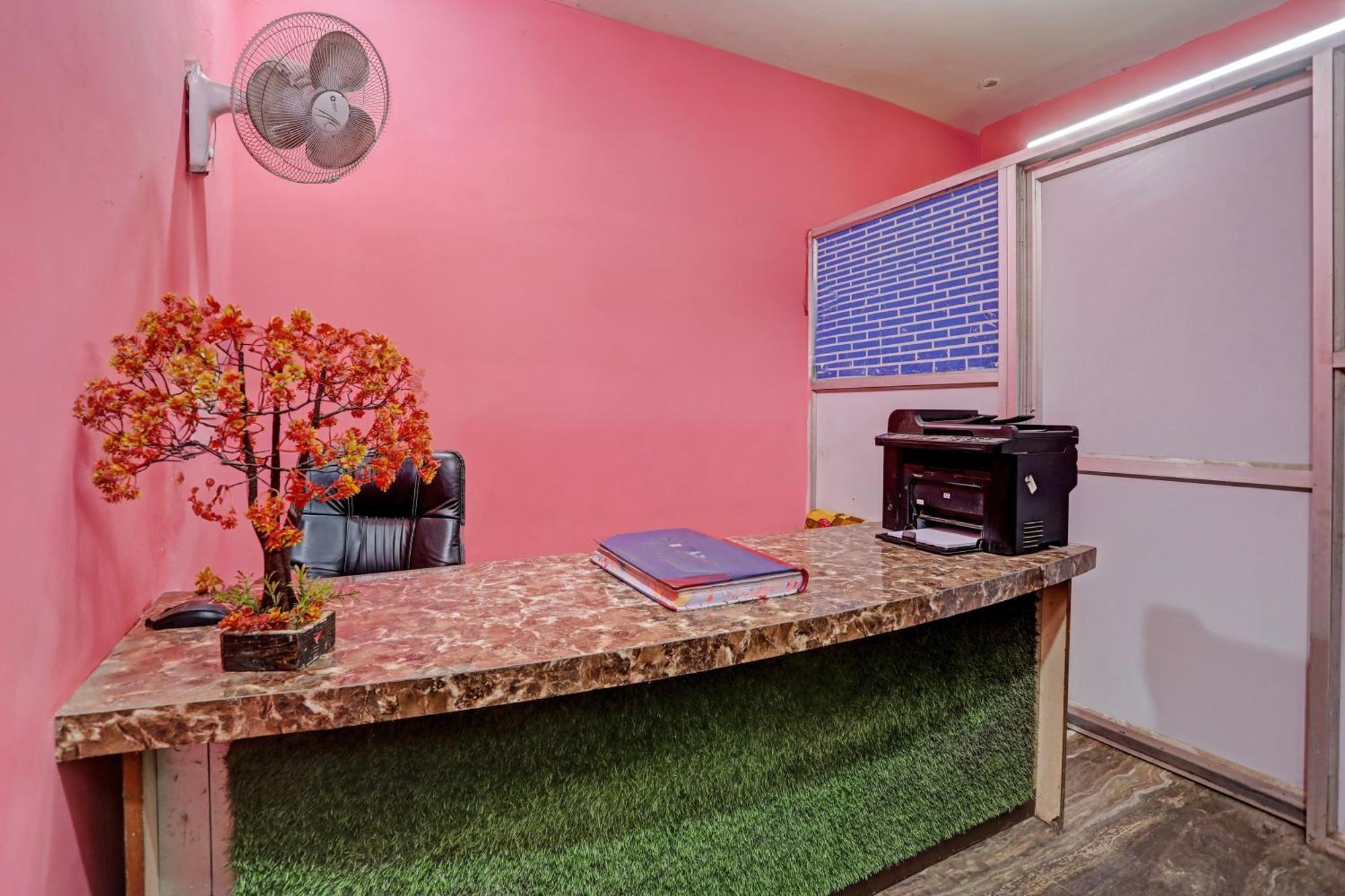 Hotel O Raaz Hotel 델리 외부 사진